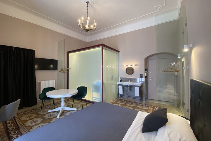 Room 11 of 71