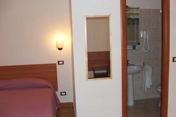 ACCOMMODATIONS ROME BED - BREAKFAST