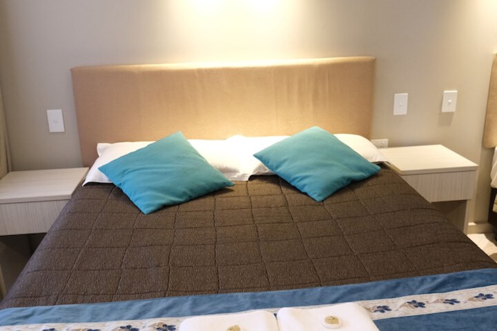 Room 5 of 169