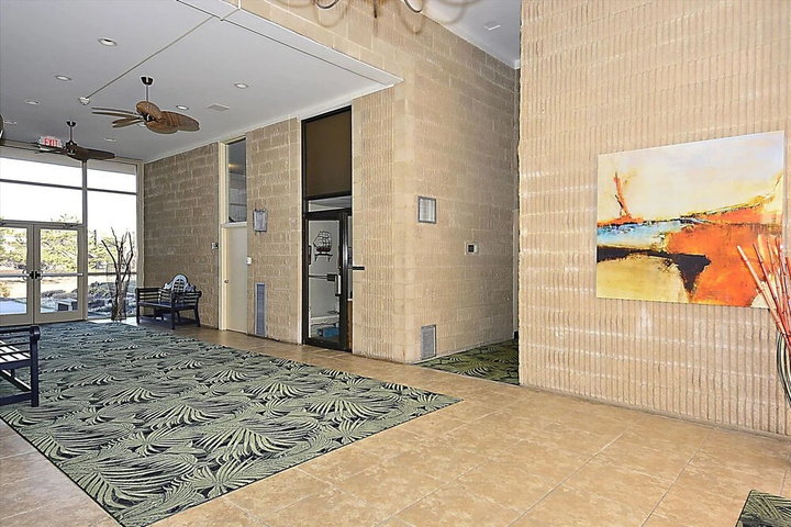 Room 5 of 18