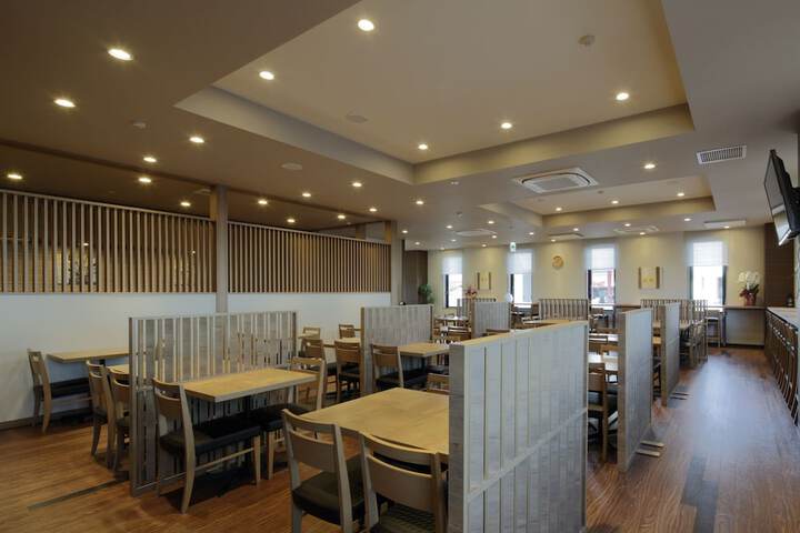 Dining 21 of 30