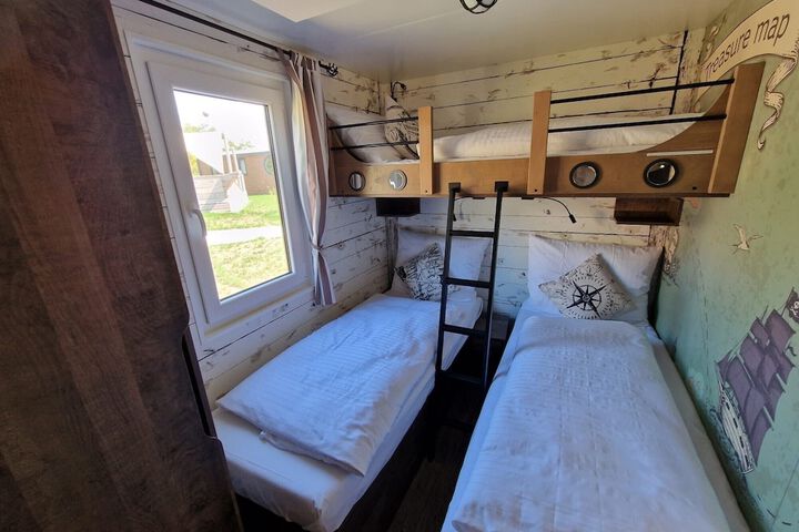 Room 2 of 19