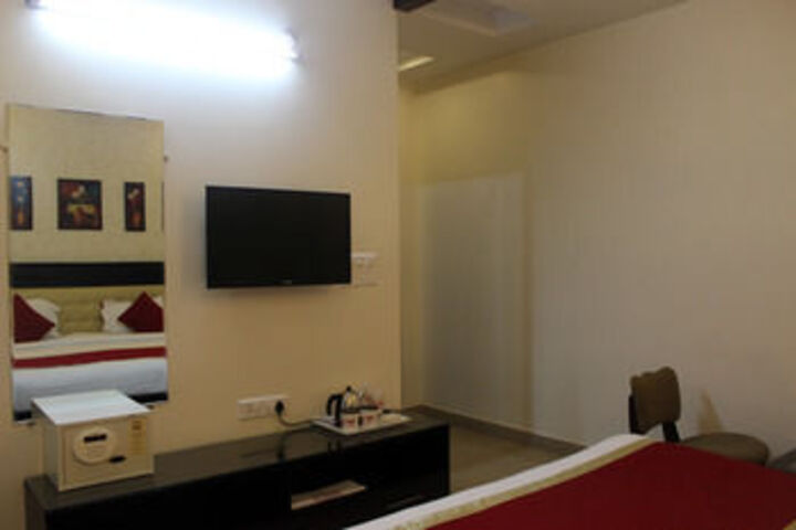 Room 22 of 28