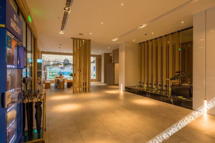 Hotel Interior 7 of 21