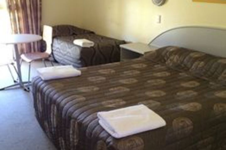 Room 4 of 11