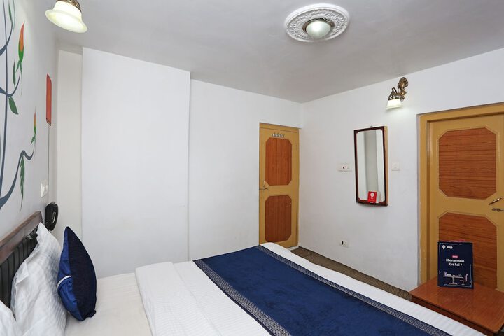 Room 14 of 16