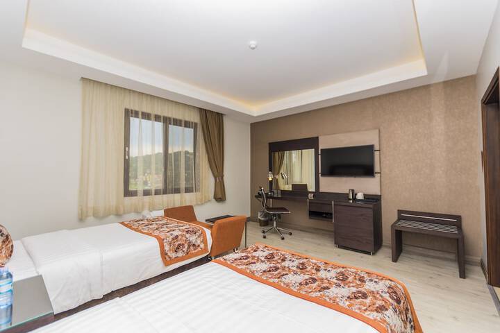Room 10 of 86