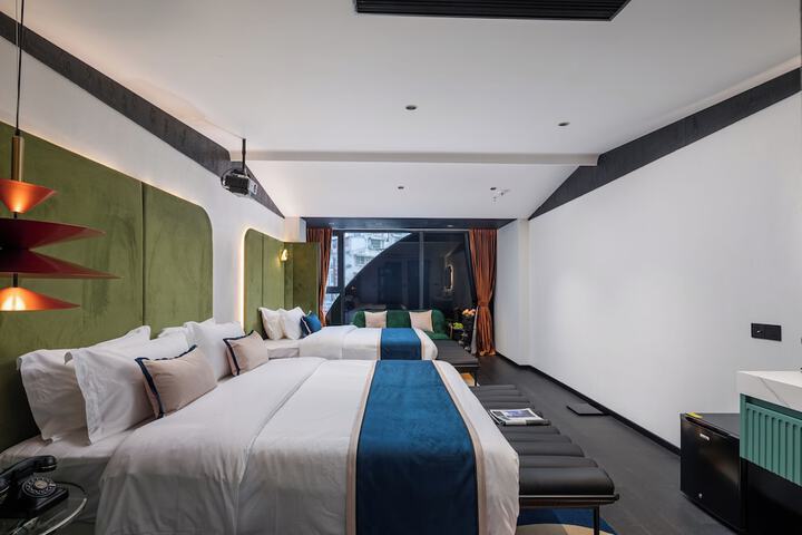 Room 21 of 66