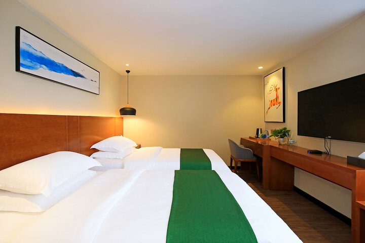 Room 12 of 46