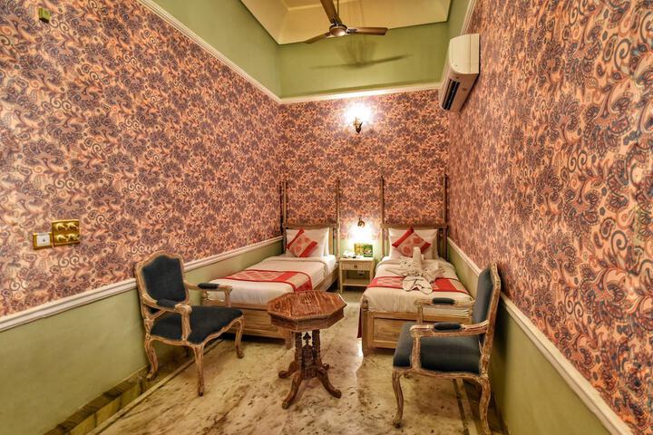 Room 27 of 59