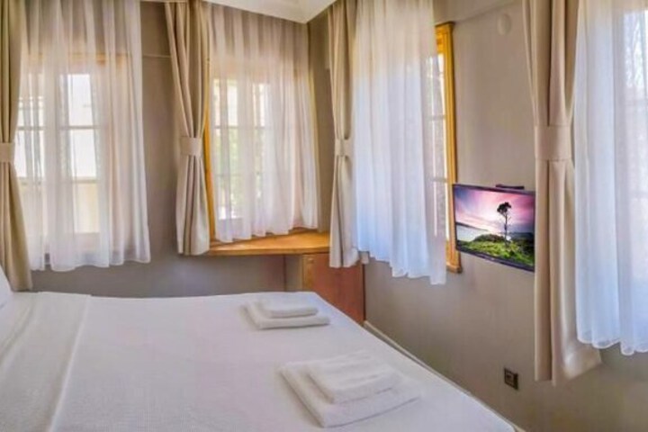 Room 18 of 50