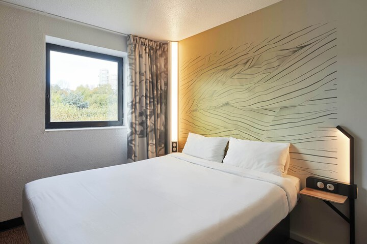 Room 17 of 40