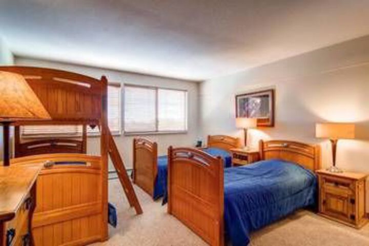 Room 30 of 97