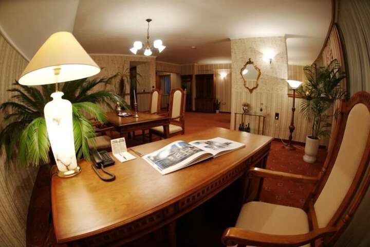 Room 21 of 36