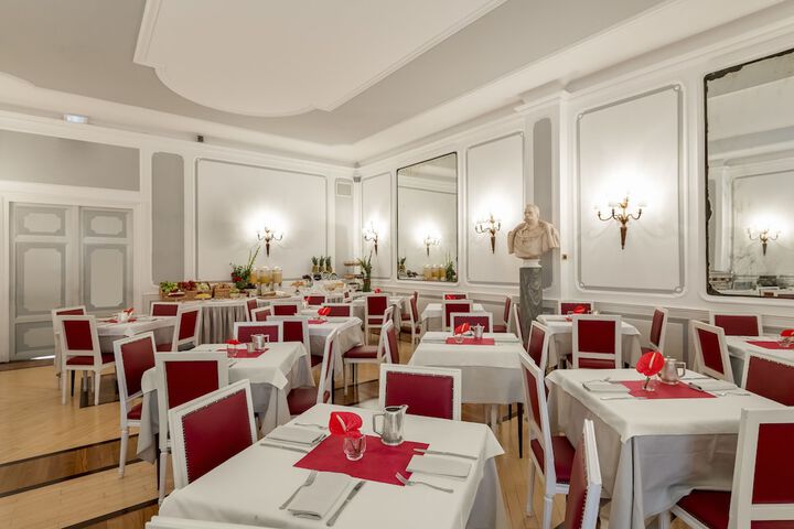 Dining 69 of 83