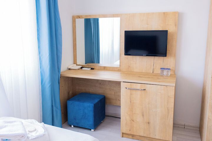 Room 10 of 24
