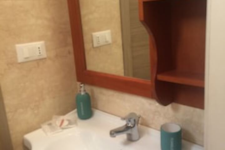 Room 2 of 17