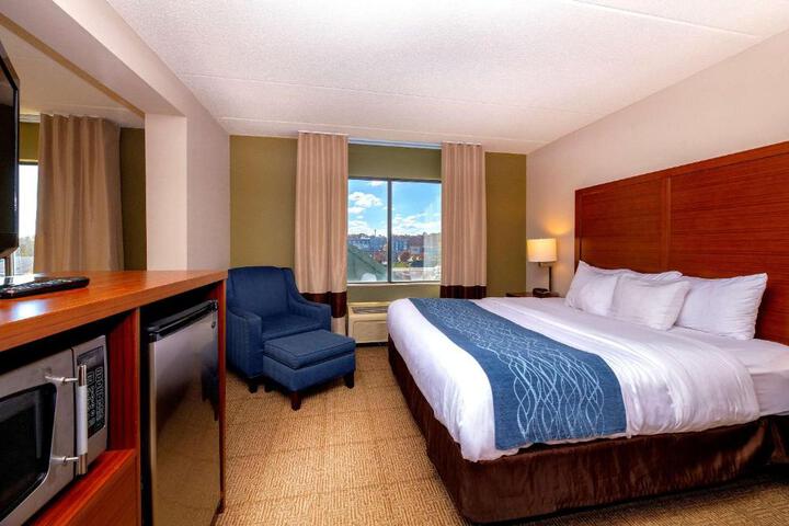 1 King Bed (9 of 18)