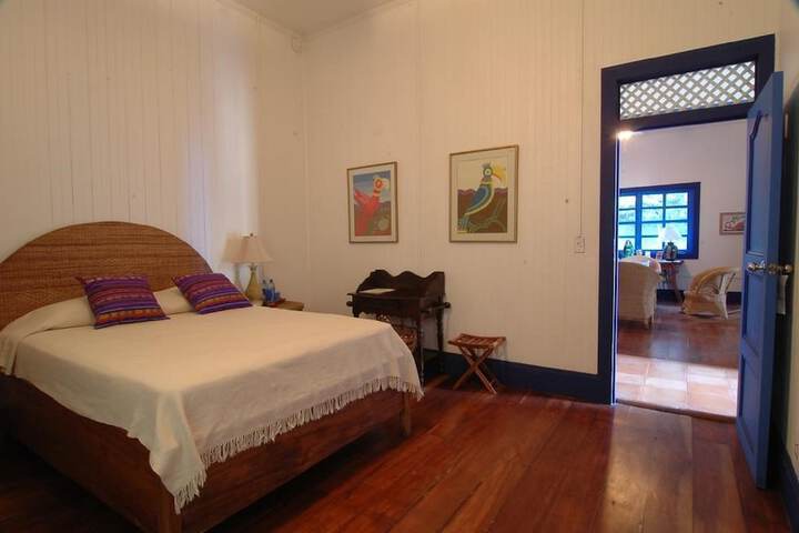 Room 9 of 46