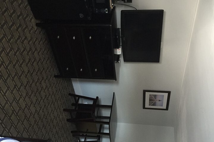 Room 6 of 22
