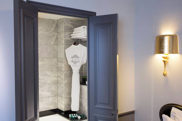 Room 42 of 55