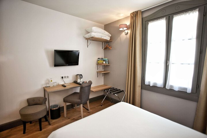 Room 40 of 90