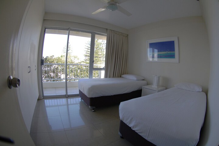 Room 4 of 66