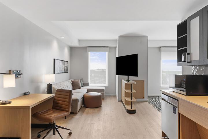 Room 42 of 103
