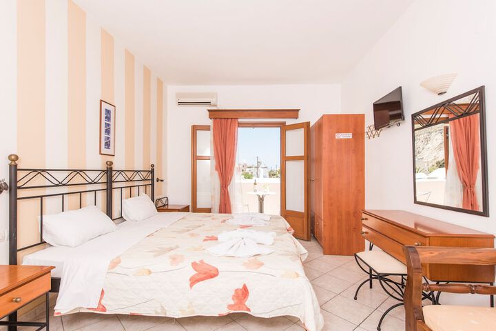 Room 28 of 65