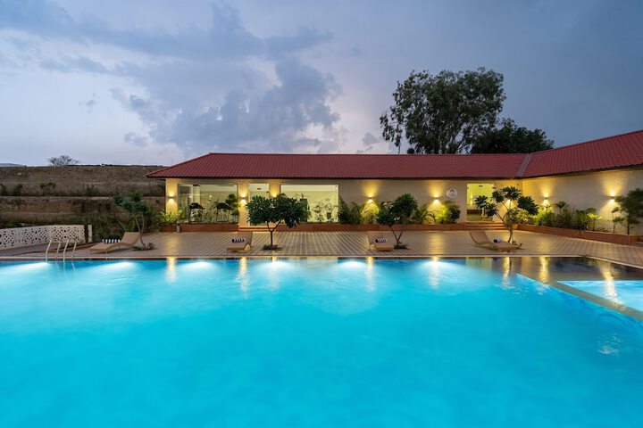 Pool 49 of 76