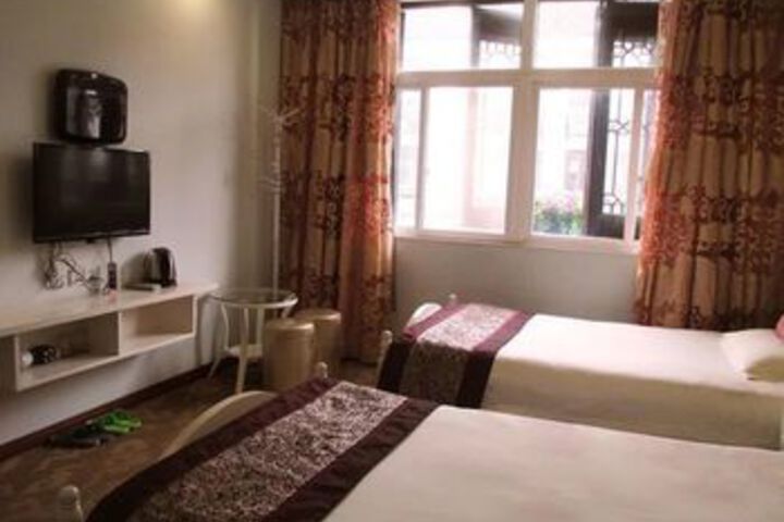 Room 10 of 25
