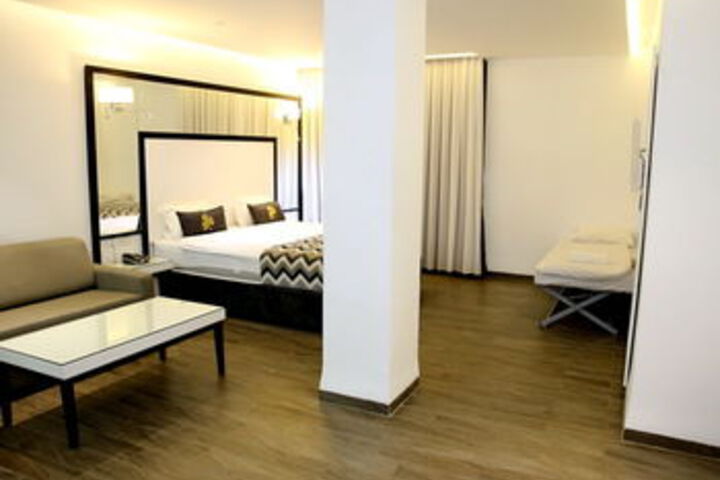 Room 28 of 46