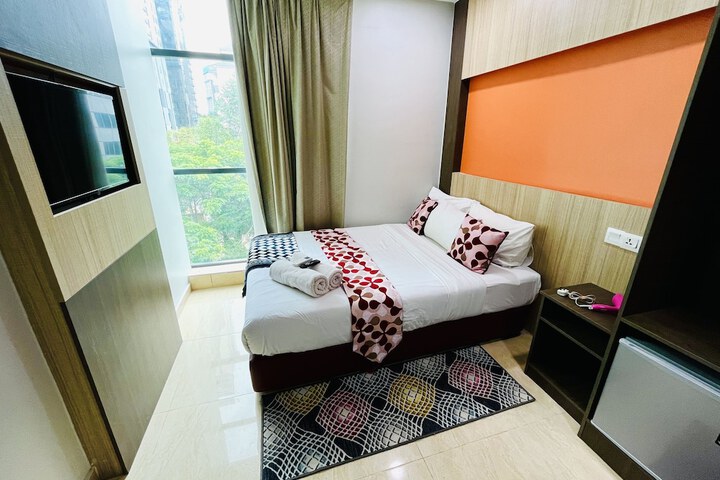 Room 17 of 44