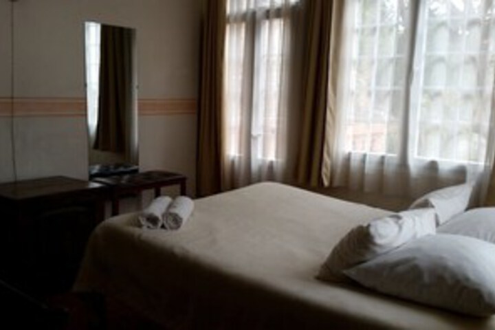 Room 11 of 23