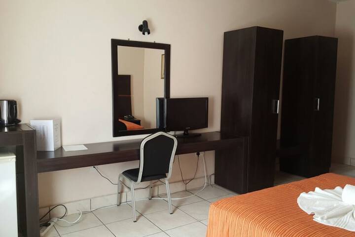 Room 6 of 14