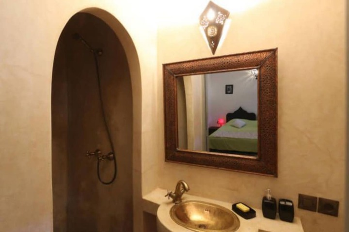 Room 13 of 21