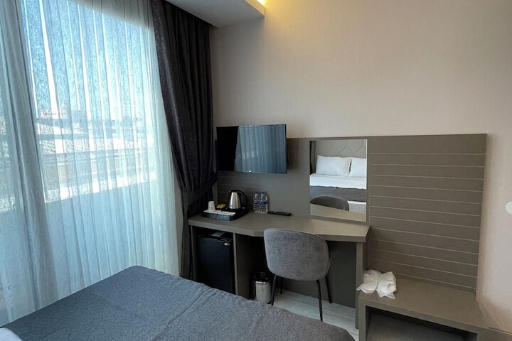 Room 2 of 22