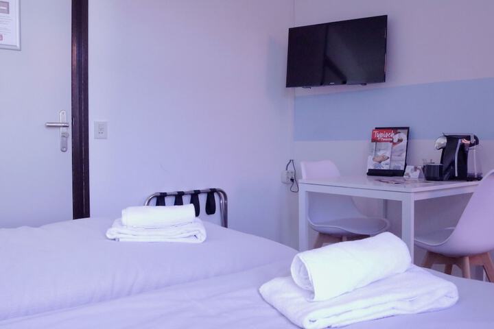 Room 5 of 51