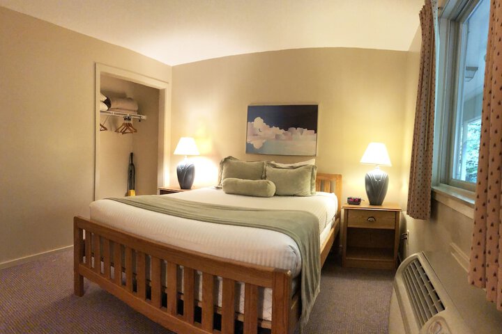 Room 10 of 13