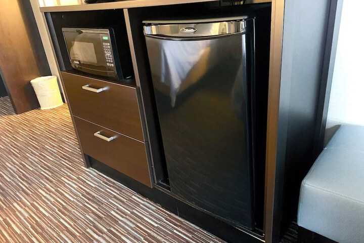 Mini-refrigerator