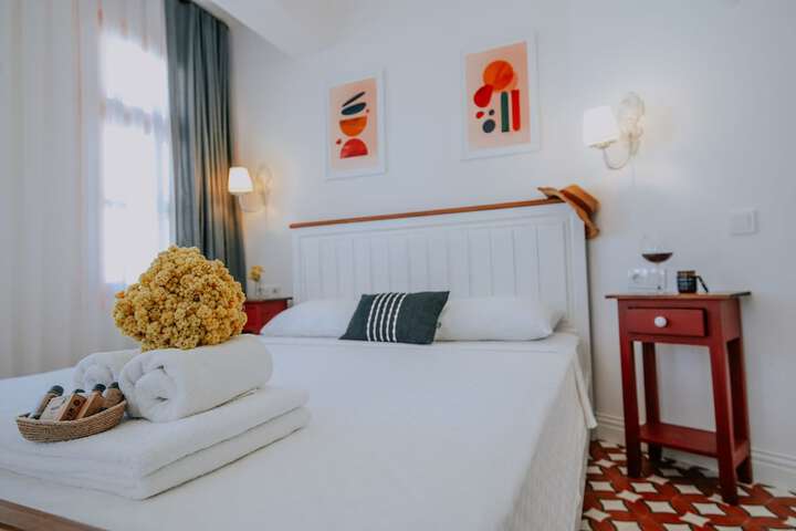 Room 5 of 33