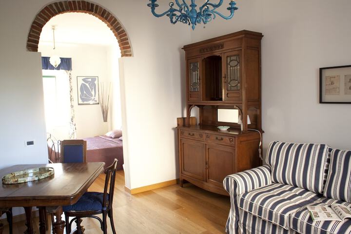 Room 21 of 42