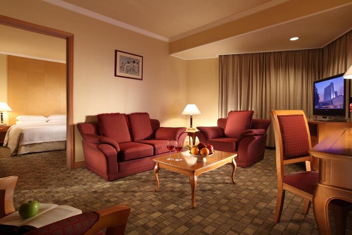 Room 22 of 37