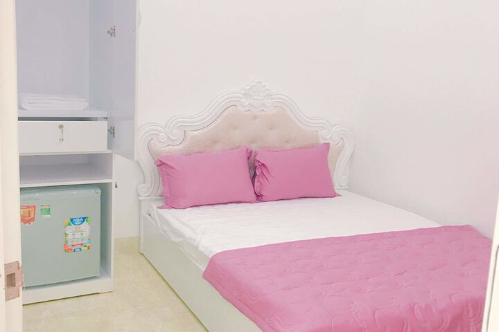 Room 9 of 20