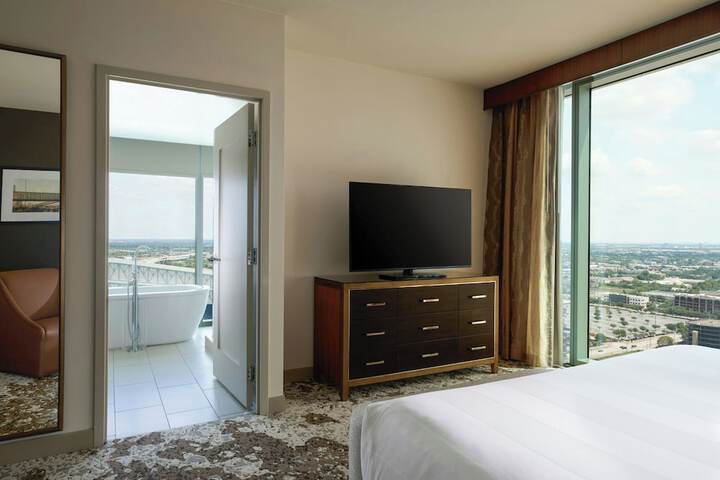 Room 55 of 173