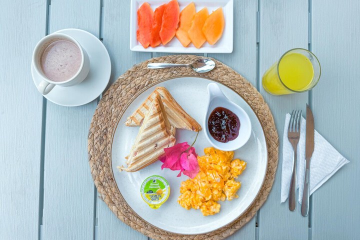 Breakfast/Coffee Service 105 of 116