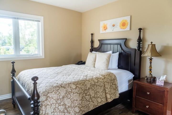 1 Queen Bed 2 Twin Beds 2 Bedroom Terrace Suite (21 of 27)