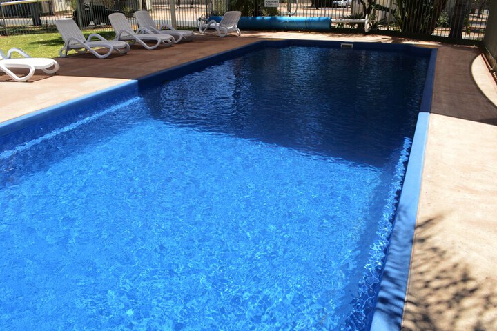 Pool 94 of 110
