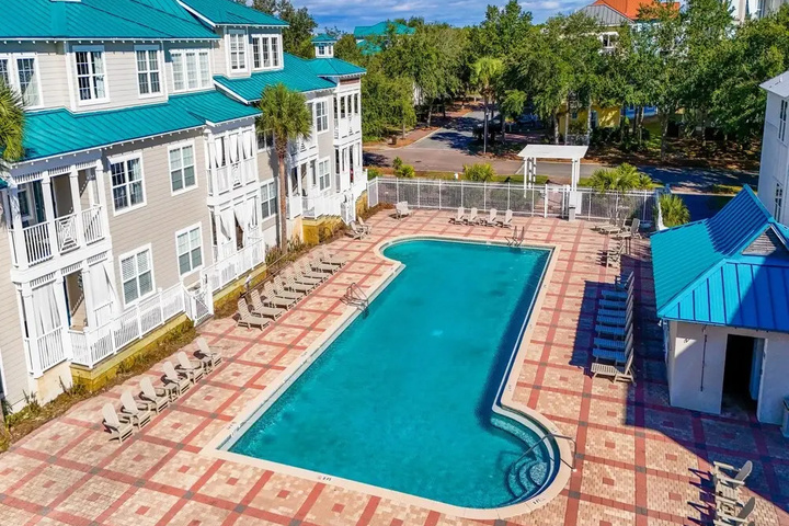 Pool 14 of 24