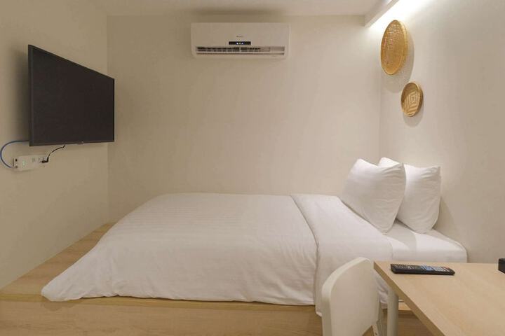 Room 12 of 31
